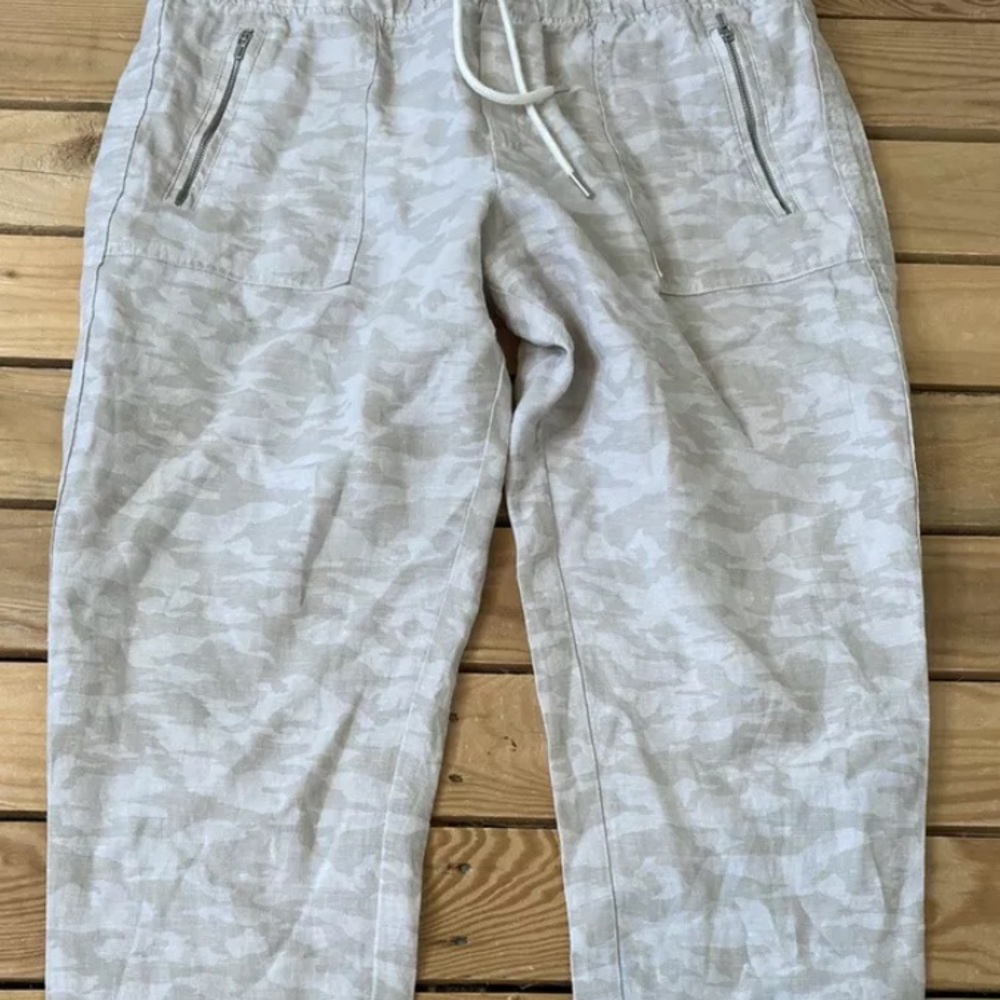 Athleta Bali Linen Camo Joggers